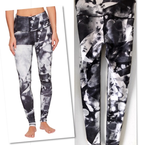 Lucy Pants - LUCY STUDIO HATHA GREY WATERCOLOR LEGGINGS SZ XS